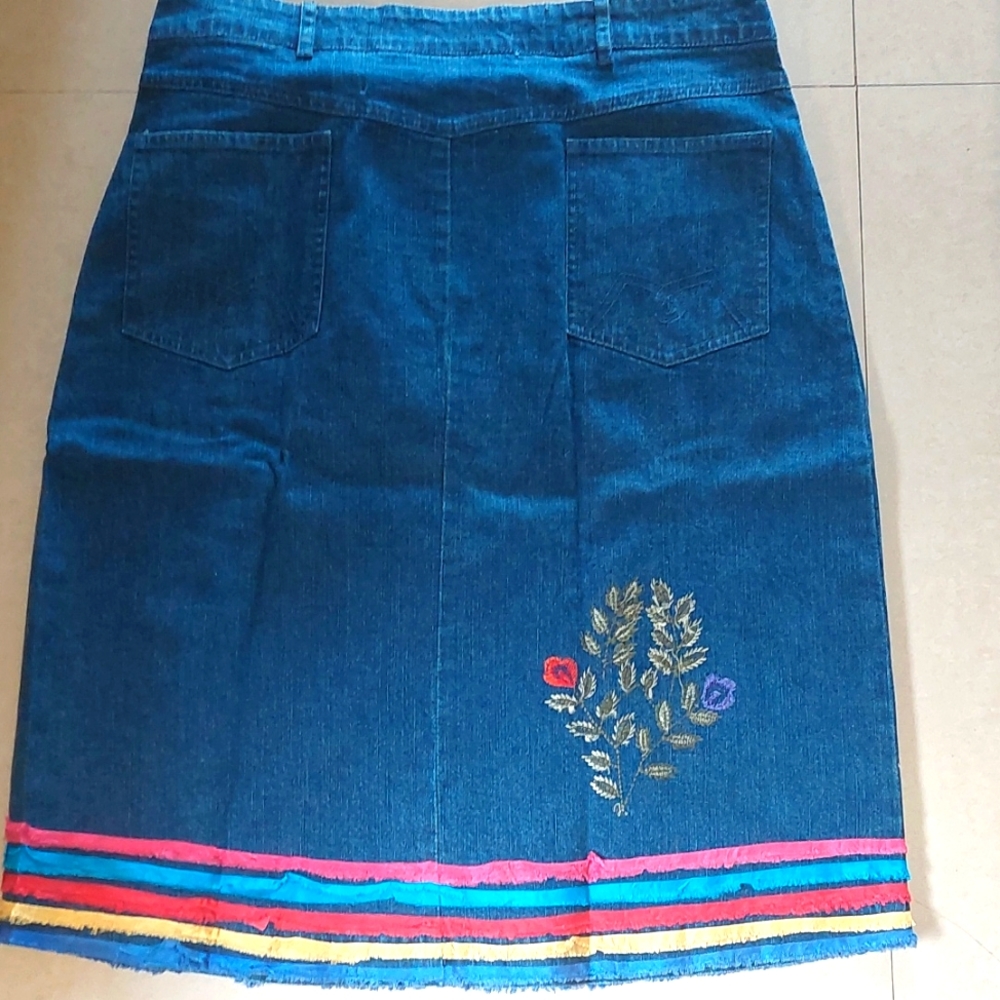 Jeans Skirt Embroidered - Picture 6 of 6